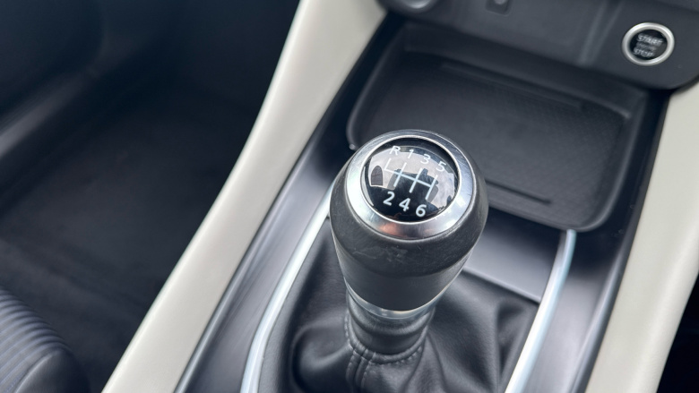 Nissan Qashqai 1.3 DiG-T MH Tekna 5dr Petrol Hatchback